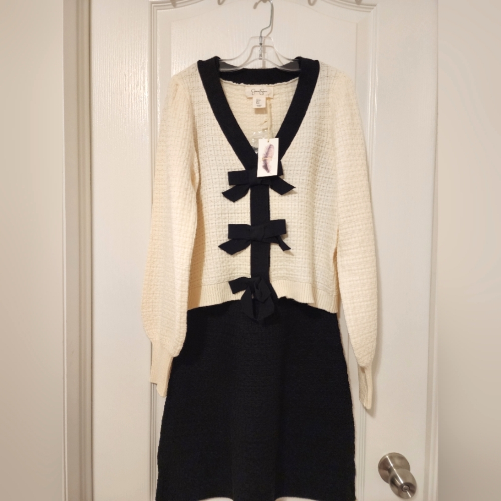 Jessica Simpsons Knit Bow Set